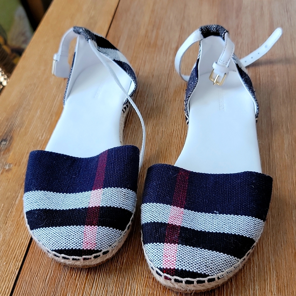 Burberry flat